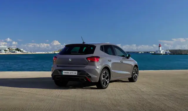 SEAT Ibiza FR — trois quarts arrière